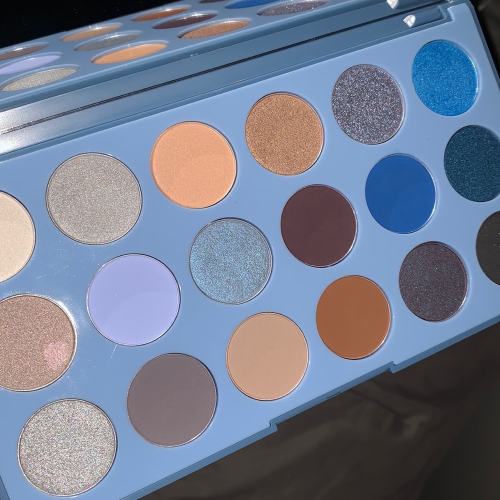 Morphe 18A Blue Ya Away Palette
